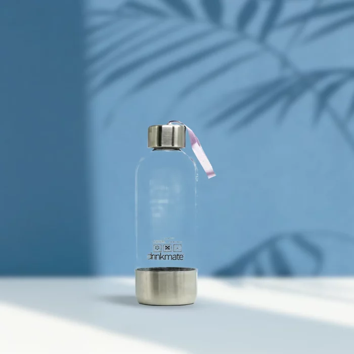 ⁦زجاجة بلاستيكية إضافية 0.5 لتر – قاعدة ستانلس ستيل – ألوان متعددةمتوافقة تماماً مع جهاز OmniFizz، ولكن يتطلب استخدام Fizz Infuser البلاستيكي لتتوافق مع جهاز LUX. خالية من مادة البيسفينول ايه⁩ - الصورة ⁦1⁩